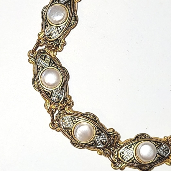 VINTAGE DAMASCENE & FAUX PEARL BRACELET - Picture 3 of 7